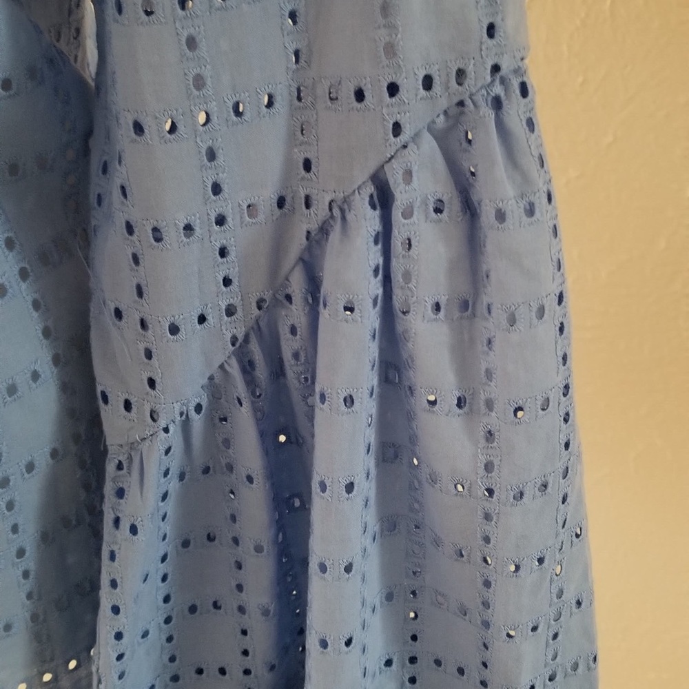 NWT Neiman Marcus light blue Eyelet top. - Picture 6 of 8